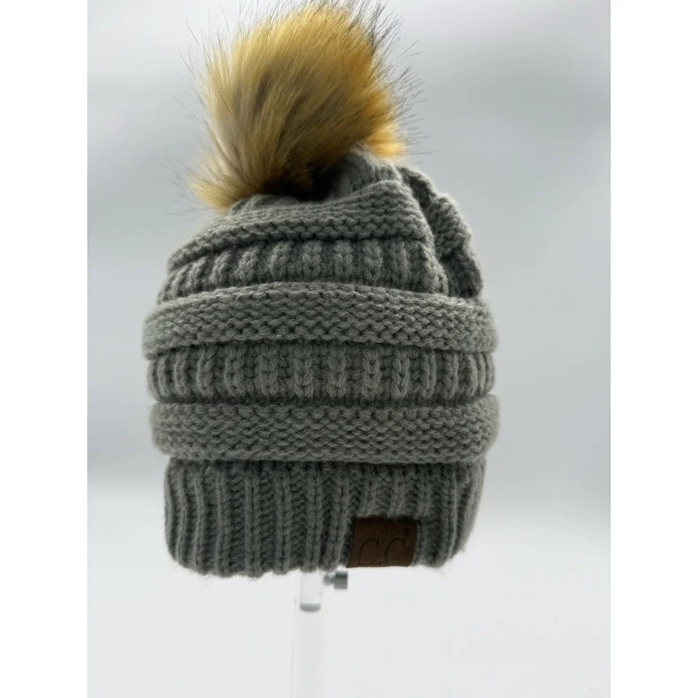 CC Beanie Hat Fuzzy Cuff Cable Knit Pom Pom Thick Knit Stretch‎ Soft Gray